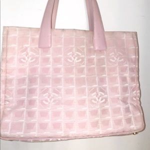 1💯♥️ Authentic Chanel Nylon Tote